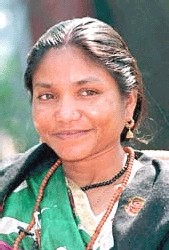 Phoolan Devi, Pulan Devi - (Gorha Ka Purwa, Uttar Pradesh, 10 août 1963 - New Delhi, 25 juillet 2001). Phoolan Devi, Pulan Devi - (Gorha Ka Purwa, Uttar Pradesh, 10 août 1963 - New Delhi, 25 juillet 2001).