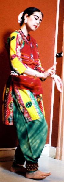 Olga dans une autre posture Odissi