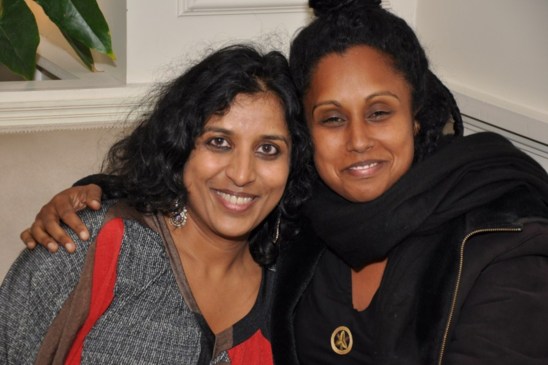 Susheela et moi avant l'interview(photo prise par Ganga d'Inde à Paris) Susheela et moi avant l'interview(photo prise par Ganga d'Inde à Paris)