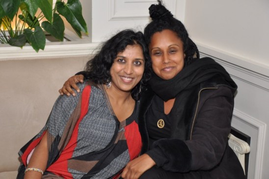 Susheela et moi avant l'interview (photo prise par Ganga d'Inde à Paris) Susheela et moi avant l'interview (photo prise par Ganga d'Inde à Paris)